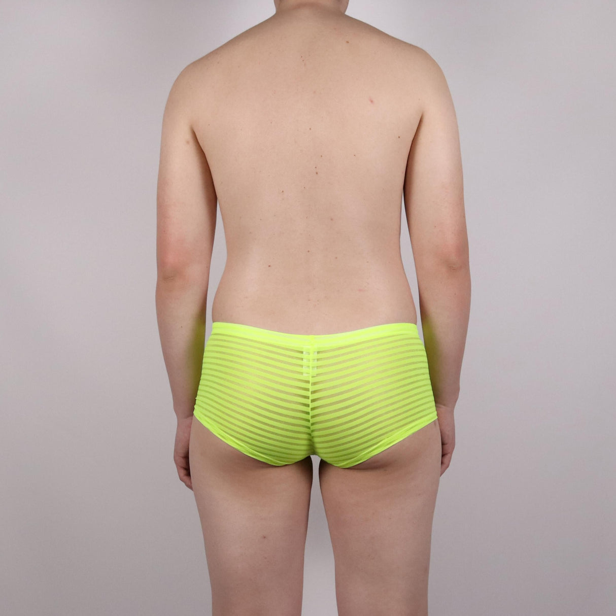 Sexy doorschijnende neon gele boxer